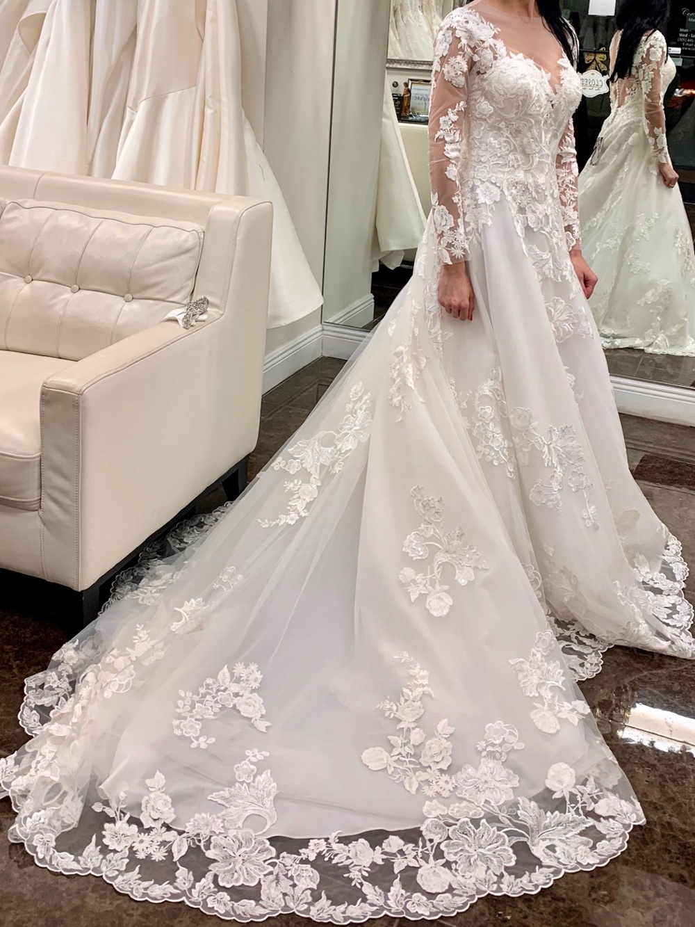 Elegant White Lace A-Line Wedding Dress with Long Sleeves